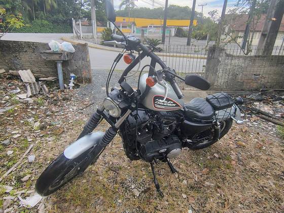 HARLEY-DAVIDSON SPORTSTER 883 ROADSTER HARLEY-DAVIDSON SPORTSTER 883 ROADSTER